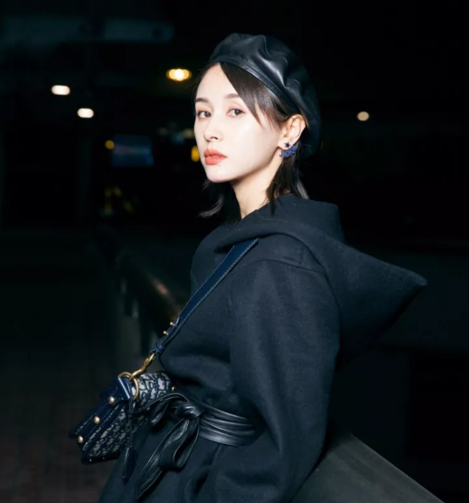 今年秋冬最chic！原來短發(fā)和帽子這么配?。? border=